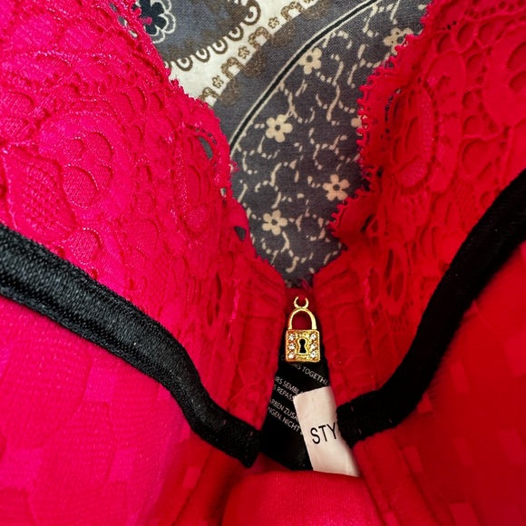 Plus Size Ashley Graham Bra - Picture 3 of 6